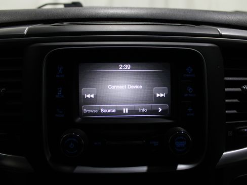 Used 2022 RAM 1500 Classic SLT AWD/4WD image 14