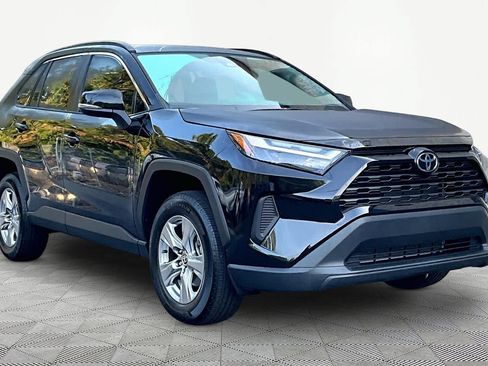 Used 2023 Toyota RAV4 XLE w/ Convenience Package FWD image 3