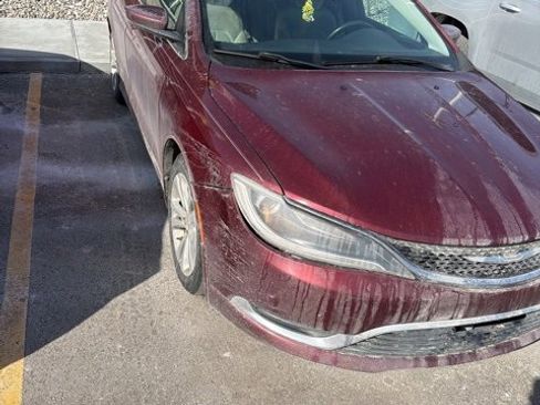 Used 2015 Chrysler 200 Limited w/ Convenience Group image 1