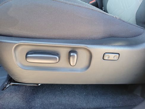 Used 2022 Toyota Tacoma TRD Sport image 12