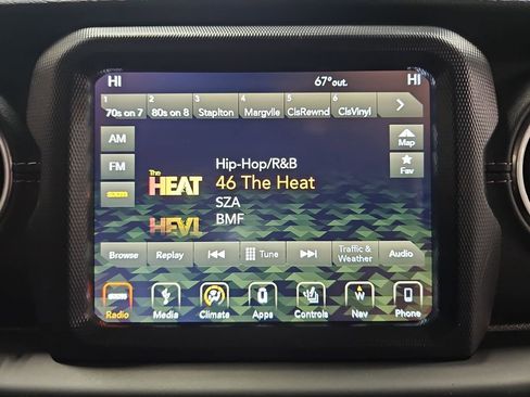 Used 2018 Jeep Wrangler Unlimited Sahara image 21