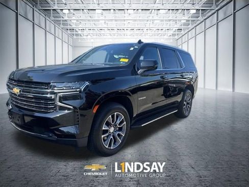 Used 2022 Chevrolet Tahoe LT w/ Luxury Package AWD/4WD image 2