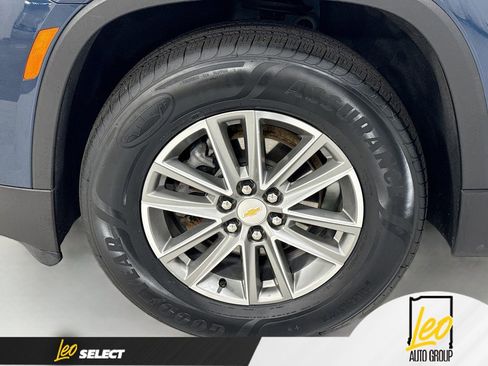 Used 2023 Chevrolet Traverse LT FWD image 34