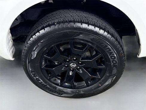 Certified 2020 Nissan Frontier SV w/ Midnight Edition Floor Mats image 35