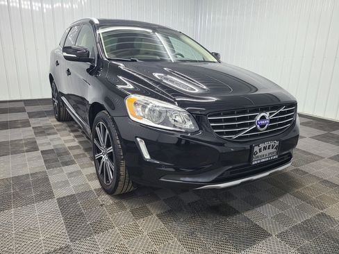 Used 2016 Volvo XC60 T5 Premier w/ Proximity Package AWD/4WD image 14