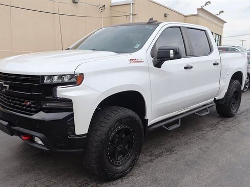 Used 2021 Chevrolet Silverado 1500 LT Trail Boss w/ Convenience Package II AWD/4WD image 3