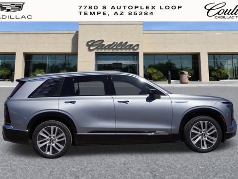 New 2026 Cadillac Vistiq Luxury image 2