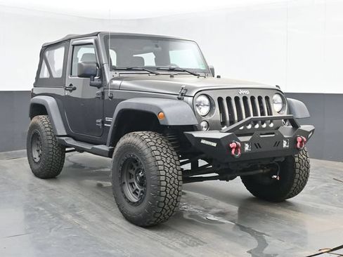 Used 2018 Jeep Wrangler Sport AWD/4WD image 2