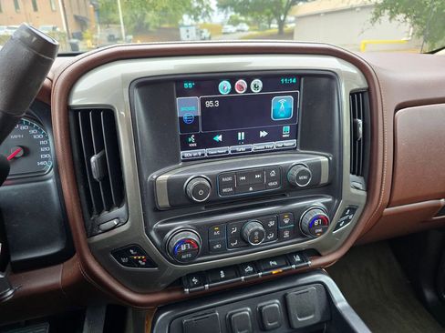 Used 2015 Chevrolet Silverado 1500 High Country w/ High Country Premium Package image 43