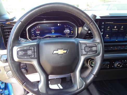 Certified 2022 Chevrolet Silverado 1500 LT w/ Convenience Package II RWD image 14