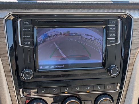 Used 2017 Volkswagen Passat 1.8T SE image 24