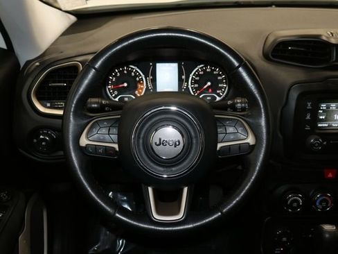 Used 2016 Jeep Renegade Latitude image 10