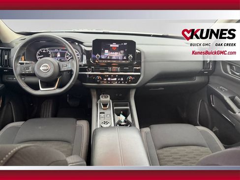 Used 2025 Nissan Pathfinder SV AWD/4WD image 25