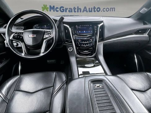 Used 2019 Cadillac Escalade Platinum AWD/4WD image 9