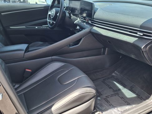 Used 2022 Hyundai Elantra Limited FWD image 22