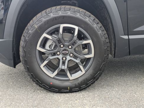 New 2026 Chevrolet Equinox ACTIV w/ Safety and Technology Package image 10