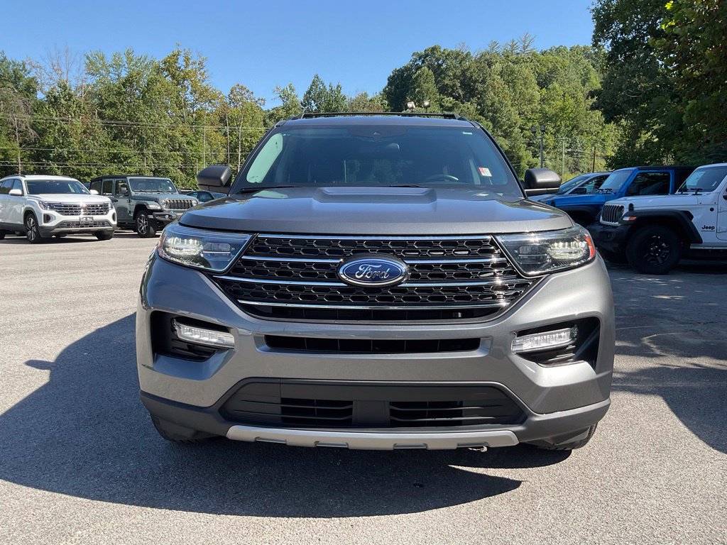 Used 2023 Ford Explorer XLT w/ Equipment Group 202A AWD/4WD image 2