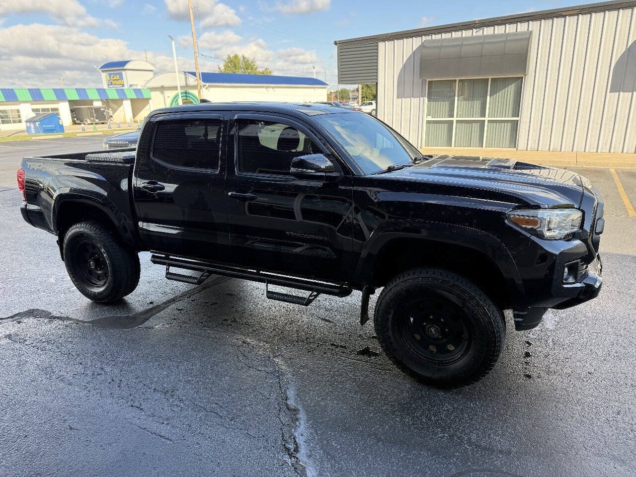 Used 2016 Toyota Tacoma TRD Sport w/ Towing Package AWD/4WD image 6