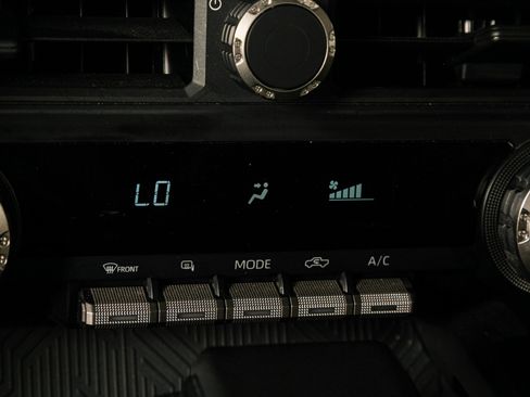 Used 2024 Toyota Tacoma TRD Sport image 37