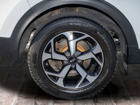 Used 2021 Kia Sportage LX image 40