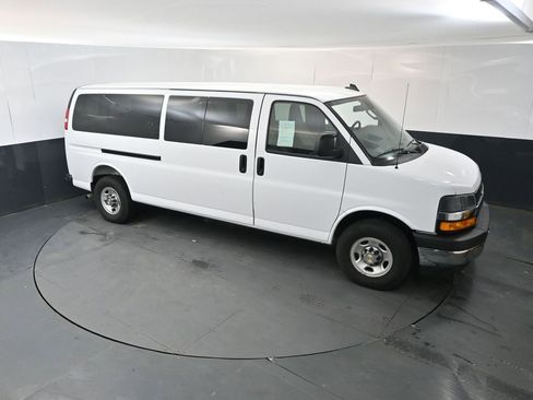 Used 2025 Chevrolet Express 3500 LT w/ LT Preferred Equipment Group RWD image 30