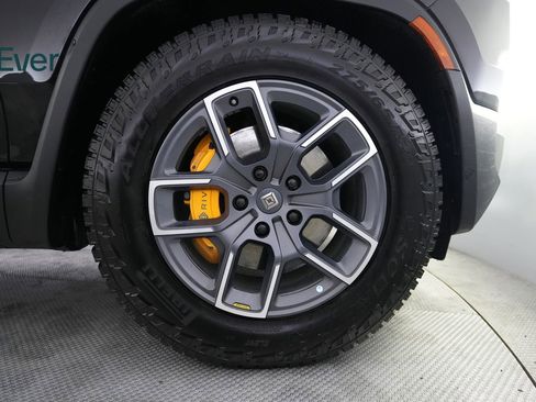 Used 2022 Rivian R1T Launch Edition image 19