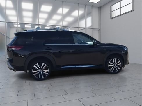 Used 2025 Nissan Pathfinder Platinum w/ Cargo Package image 9