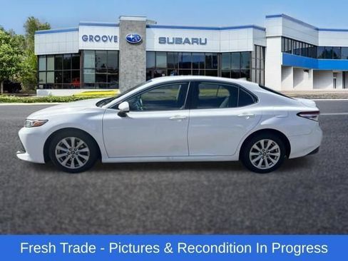 Used 2019 Toyota Camry LE FWD image 2