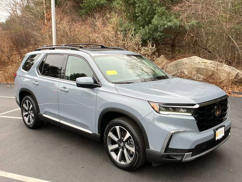 Used 2025 Honda Pilot Elite image 7