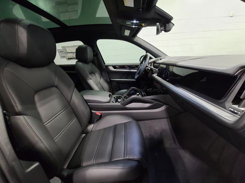New 2026 Porsche Cayenne image 29