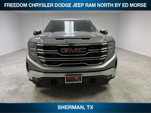 Used 2025 GMC Sierra 1500 SLT AWD/4WD image 2