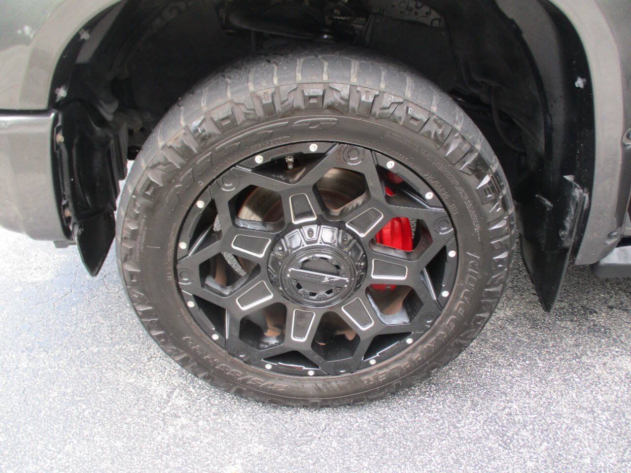 Used 2020 Toyota Tundra SR5 w/ SR5 Upgrade Package AWD/4WD image 29
