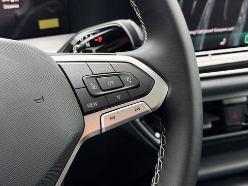 New 2026 Volkswagen Tiguan SE R-Line AWD/4WD image 15