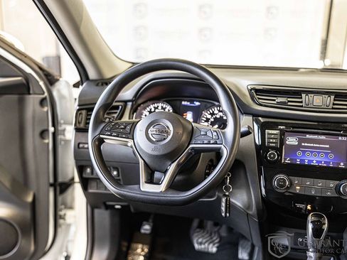 Used 2019 Nissan Rogue S image 33