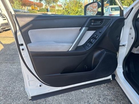 Used 2015 Subaru Forester 2.5i Premium w/ All-Weather Package image 19