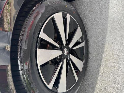 Used 2019 Nissan Altima 2.5 SV FWD image 9