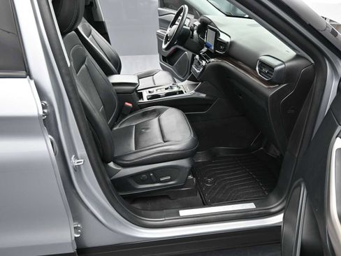 Used 2021 Ford Explorer Limited w/ Equipment Group 301A image 16