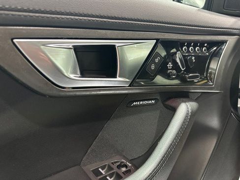 Used 2015 Jaguar F-TYPE S RWD image 36
