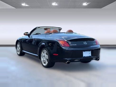 Used 2005 Lexus SC 430 Convertible RWD image 3