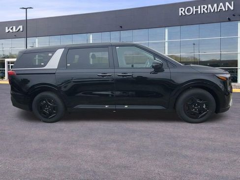 New 2026 Kia Carnival FWD image 35