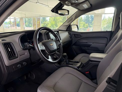 Used 2017 Chevrolet Colorado W/T AWD/4WD image 18