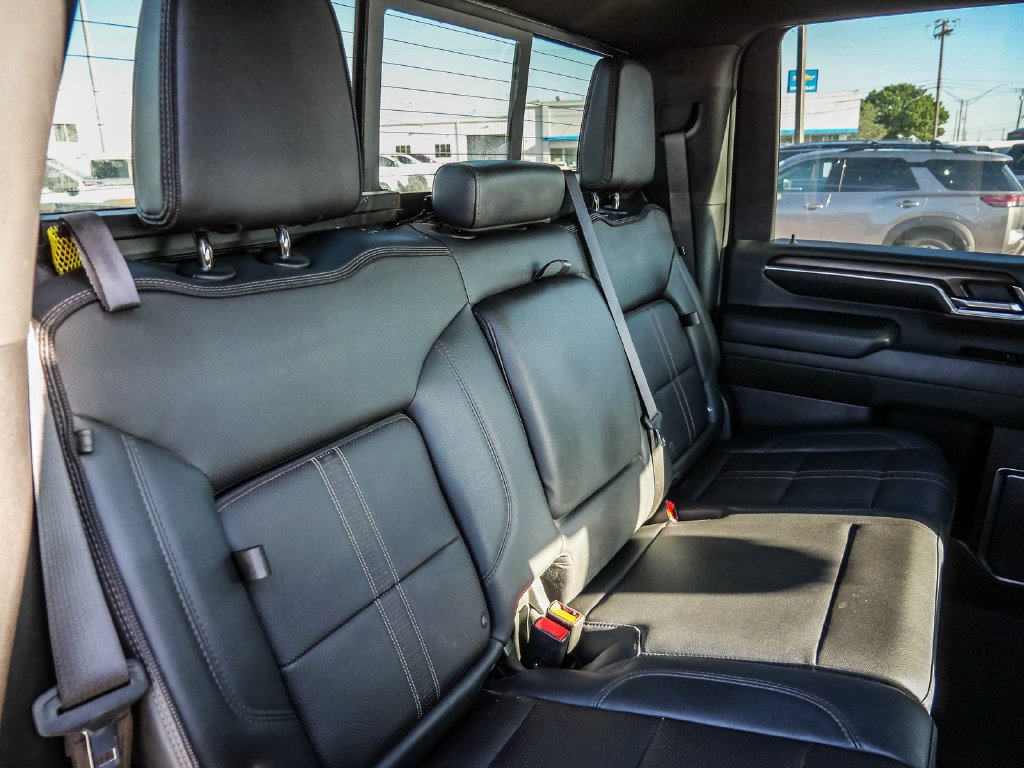 Used 2024 Chevrolet Silverado 3500 High Country w/ Technology Package AWD/4WD image 30