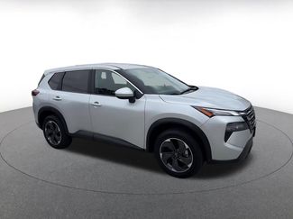 Used 2025 Nissan Rogue SV FWD video 2