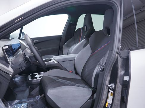 Used 2026 BMW iX xDrive60 w/ M Sport Package image 7