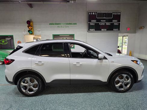Used 2025 Ford Escape ST-Line Select w/ Tech Pack #1 AWD/4WD image 5