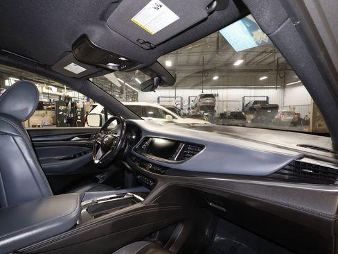 Used 2024 Buick Enclave Premium image 29