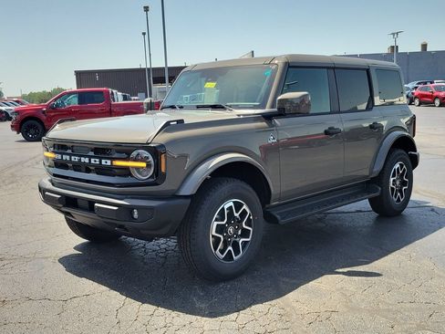 New 2026 Ford Bronco Outer Banks AWD/4WD image 8