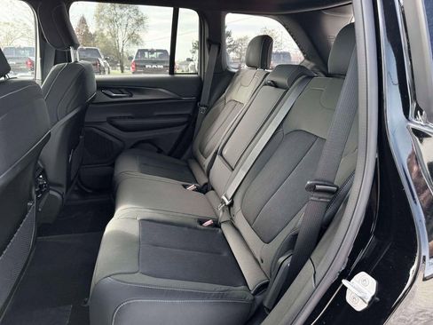New 2025 Jeep Grand Cherokee Laredo w/ Luxury Tech Group I image 12
