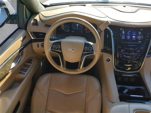 Used 2020 Cadillac Escalade Platinum image 14