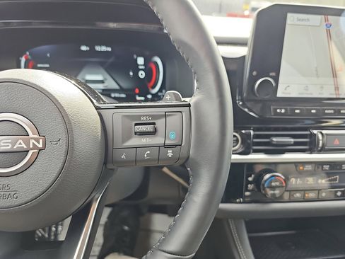 Used 2024 Nissan Pathfinder Platinum w/ Cargo Package image 20